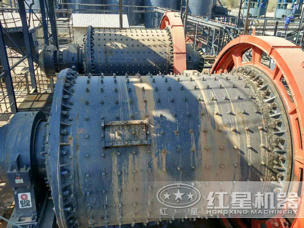 锰矿生产现场图