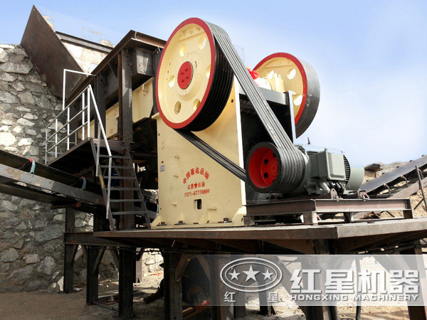 磁铁矿颚式破碎机现场图