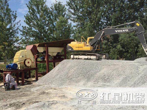 锤式破碎机生产现场 锤式破碎机生产现场