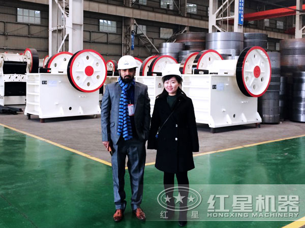 煤矸石颚式破碎机设备实拍 煤矸石颚式破碎机设备实拍