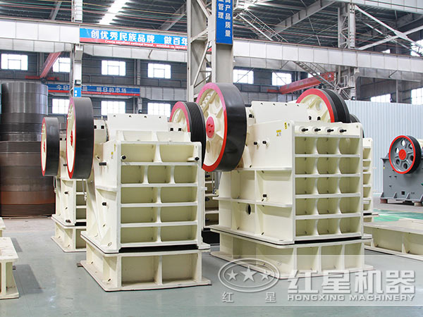 煤矸石颚式破碎机设备实拍