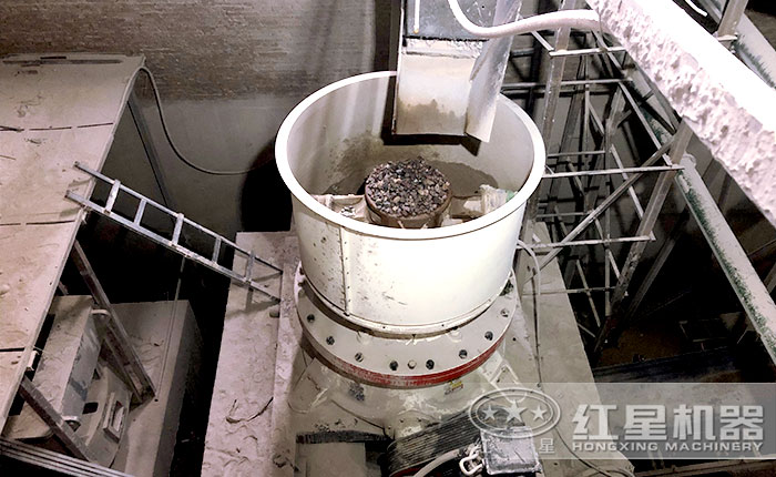 卵石圆锥破碎机工作现场实拍 卵石圆锥破碎机工作现场实拍