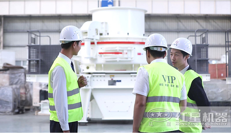 客户来厂考察瓜米石制砂机设备 客户来厂考察瓜米石制砂机设备