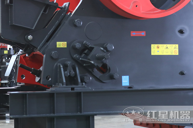 鄂式破碎机楔块调节