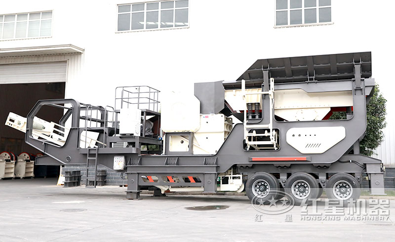 花岗岩移动破碎机现场实拍 花岗岩移动破碎机现场实拍