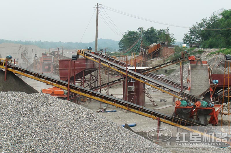 对辊制砂机作业现场实拍 对辊制砂机作业现场实拍