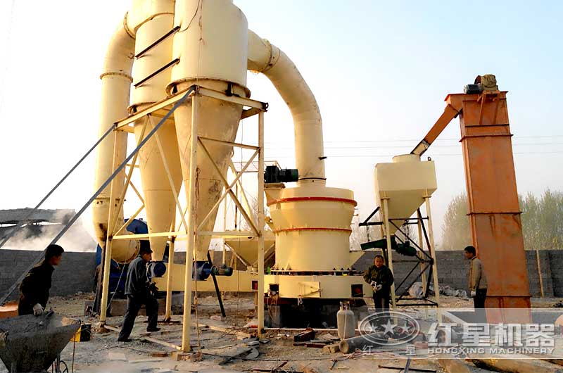 铝矾土磨粉加工现场实拍 铝矾土磨粉加工现场实拍