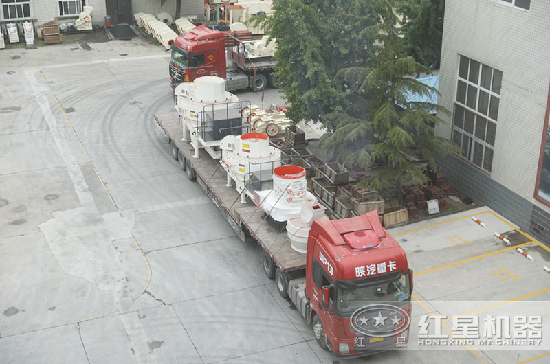 开元官方版网站登录入口石头磨粉机成套设备装车发货中 开元官方版网站登录入口石头磨粉机成套设备装车发货中