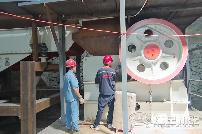 912破碎机作业调试现场 912破碎机作业调试现场