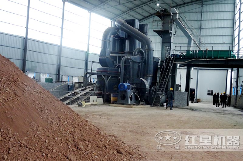 做耐火砖磨粉机作业现场 做耐火砖磨粉机作业现场