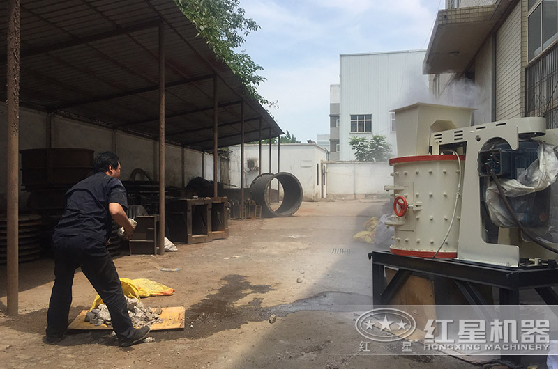 复合式破碎机物料试机 复合式破碎机物料试机