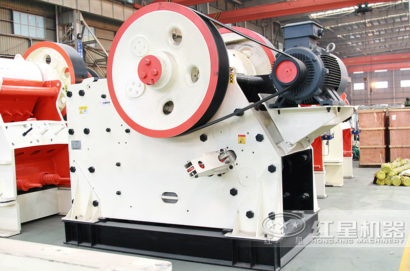 颚式破碎机现场实拍 颚式破碎机现场实拍