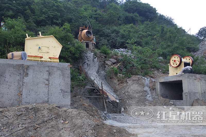 每小时生产100吨的片麻岩破碎生产线 每小时生产100吨的片麻岩破碎生产线