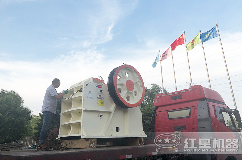 开元官方版网站登录入口机器大型颚破石子机发货现场