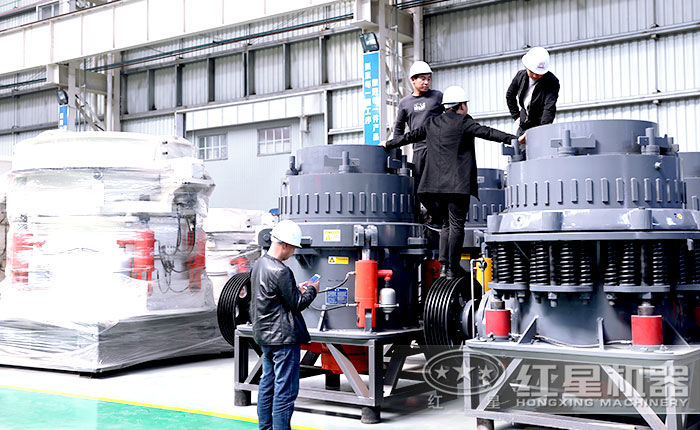 卵石圆锥破碎机现场实拍图 卵石圆锥破碎机现场实拍图