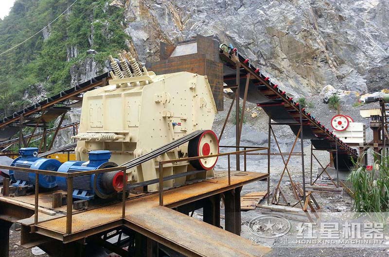 主设备(颚破机+反击破)占地面积小