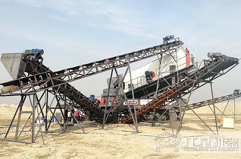 移动式小型石头破碎机作业现场图 移动式小型石头破碎机作业现场图