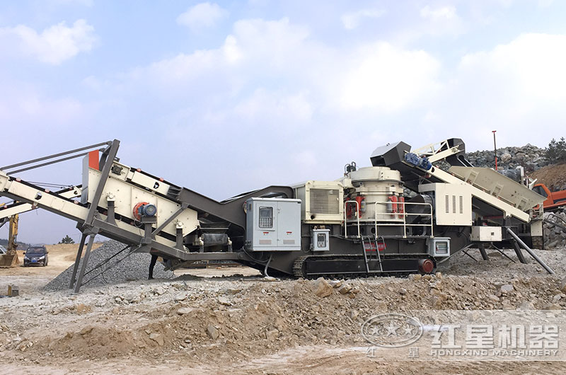 正在作业的建筑垃圾破碎机 正在作业的建筑垃圾破碎机