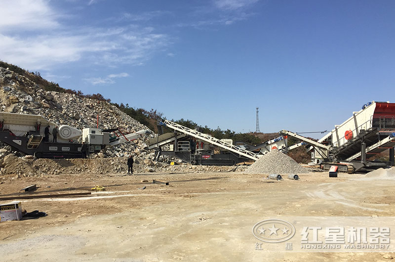 移动履带式制砂机作业现场实拍图 移动履带式制砂机作业现场实拍图