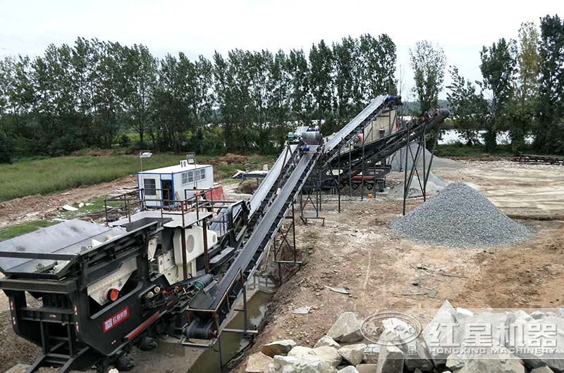 每小时200吨移动式破碎站生产现场 每小时200吨移动式破碎站生产现场