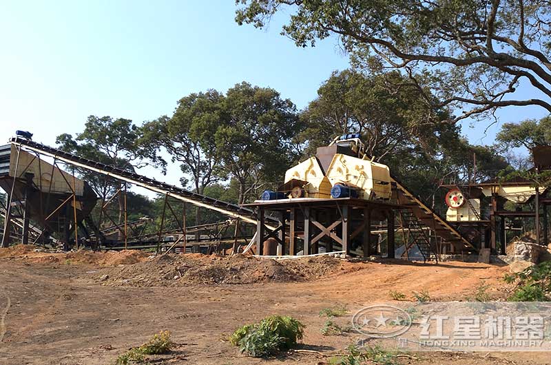 河南某地安装一套碎石机投入使用现场 河南某地安装一套碎石机投入使用现场