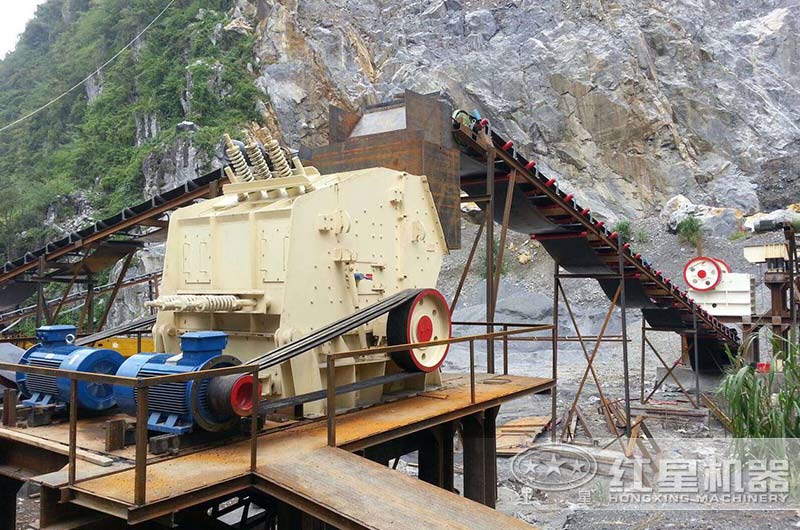石灰石破碎机近距离作业现场 石灰石破碎机近距离作业现场