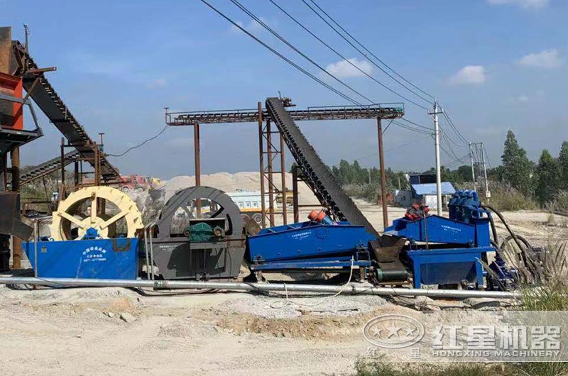 洗砂机等待安装投产 洗砂机等待安装投产