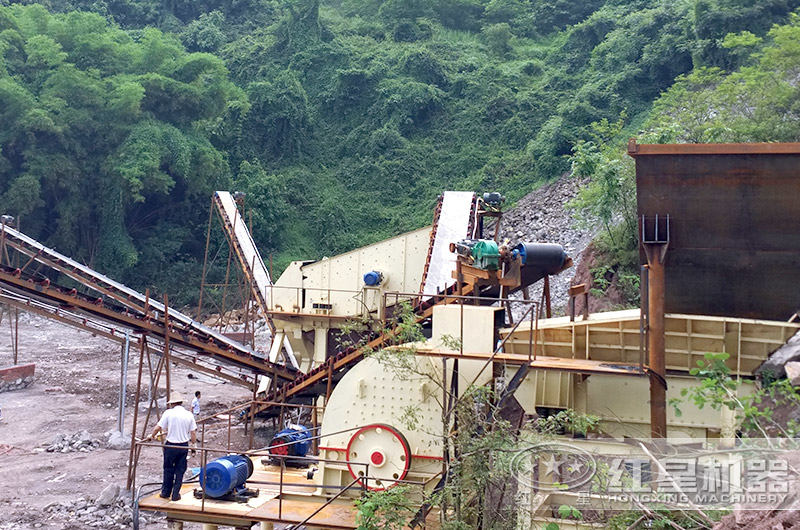 锤式破碎机生产现场图 锤式破碎机生产现场图