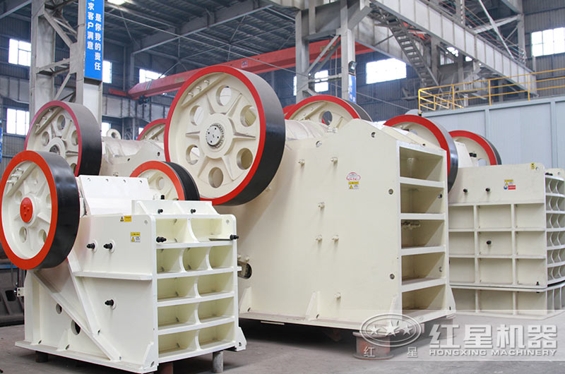 大石头破碎机_颚式破碎机厂区实拍图 大石头破碎机_颚式破碎机厂区实拍图