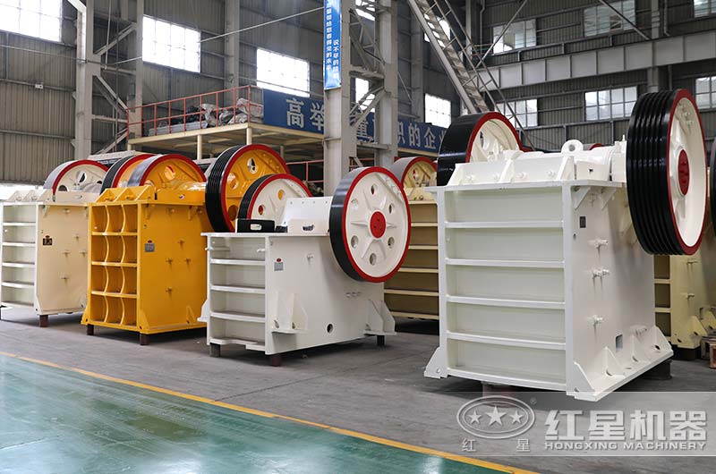 开元官方版网站登录入口颚式粉碎机车间实拍图 开元官方版网站登录入口颚式粉碎机车间实拍图