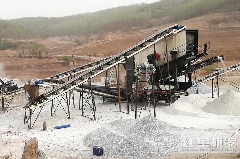 反击式移动破碎站助力四川中巴破碎现场 反击式移动破碎站助力四川中巴破碎现场