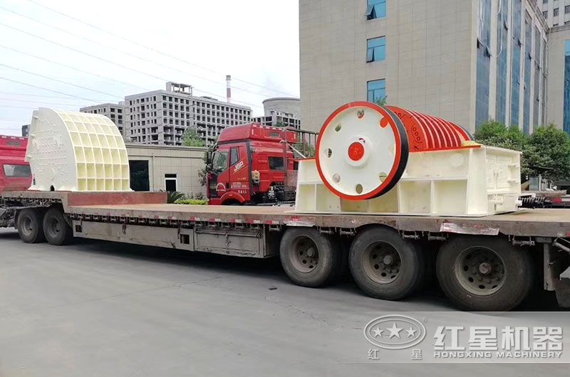 开元官方版网站登录入口时产3000吨的PCZ2225重锤式破碎机发货现场 开元官方版网站登录入口时产3000吨的PCZ2225重锤式破碎机发货现场