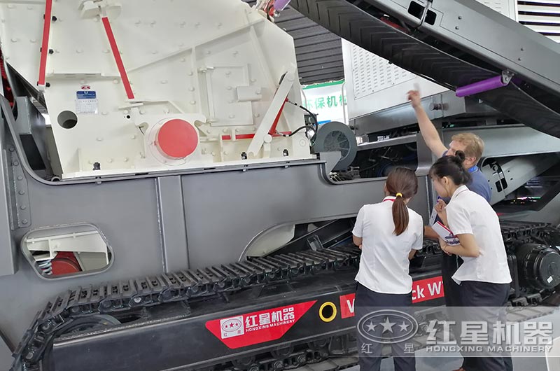 客户来厂实地考察,经理一对一讲解 客户来厂实地考察,经理一对一讲解