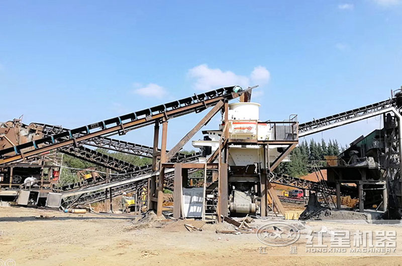 生产现场的石子整形机 生产现场的石子整形机