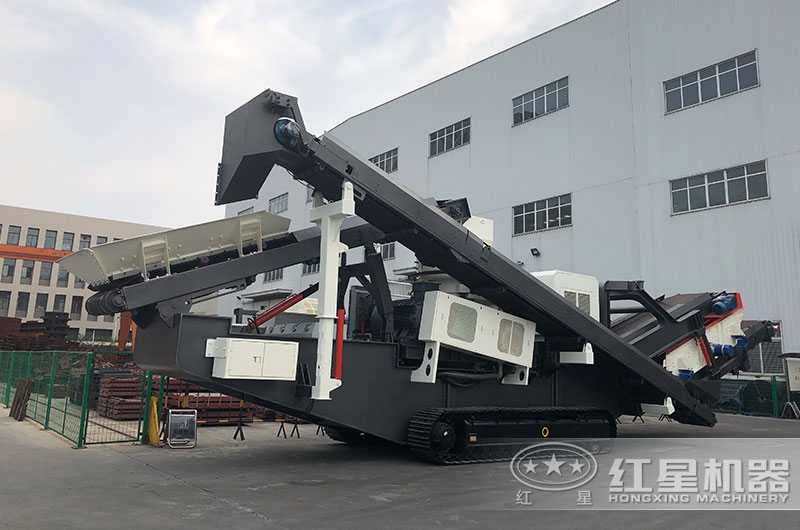 履带式移动破碎机厂区实拍图 履带式移动破碎机厂区实拍图