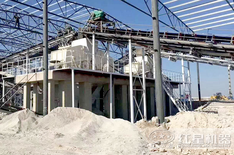 河北大型砂石厂内,1210反击破运行中 河北大型砂石厂内,1210反击破运行中