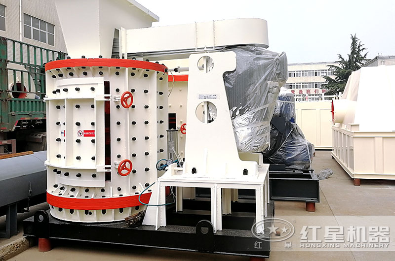 立式复合破碎机厂区实拍图片 立式复合破碎机厂区实拍图片