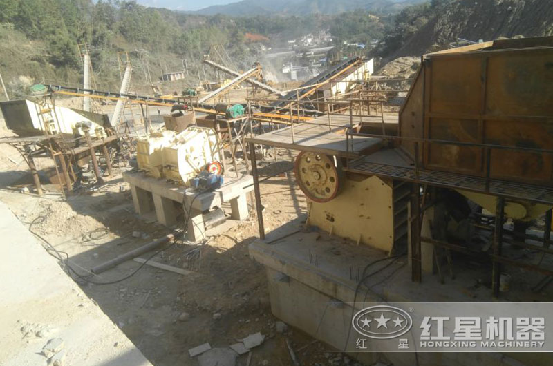 鄂破碎石机+反击破作业现场 鄂破碎石机+反击破作业现场