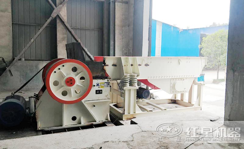 玻璃粉碎现场 玻璃粉碎现场